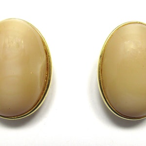 Vintage 1970s Minimalistic Contemporary Style Oval Cabochon Earrings