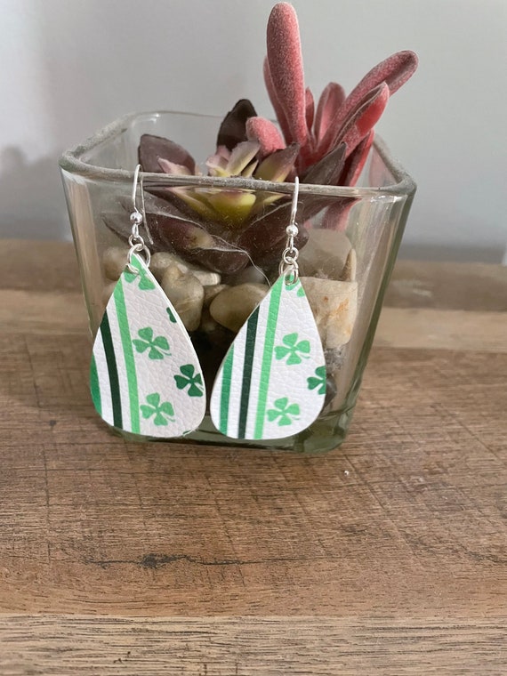 25 Pairs St Patrick\'s Day Easter Faux Leather Earrings Bulk for Women Te… St Patrick main image 3