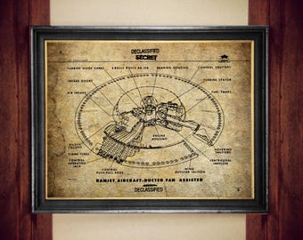 Könnte beinhalten: Ein Schwarzweißdiagramm eines Staustrahltriebwerks mit dem Text "DECLASSIFIED SECRET" und "RAMJET AIRCRAFT-DUCTED FAN ASSISTED DECLASSIFIED" auf einem beigefarbenen Hintergrund.