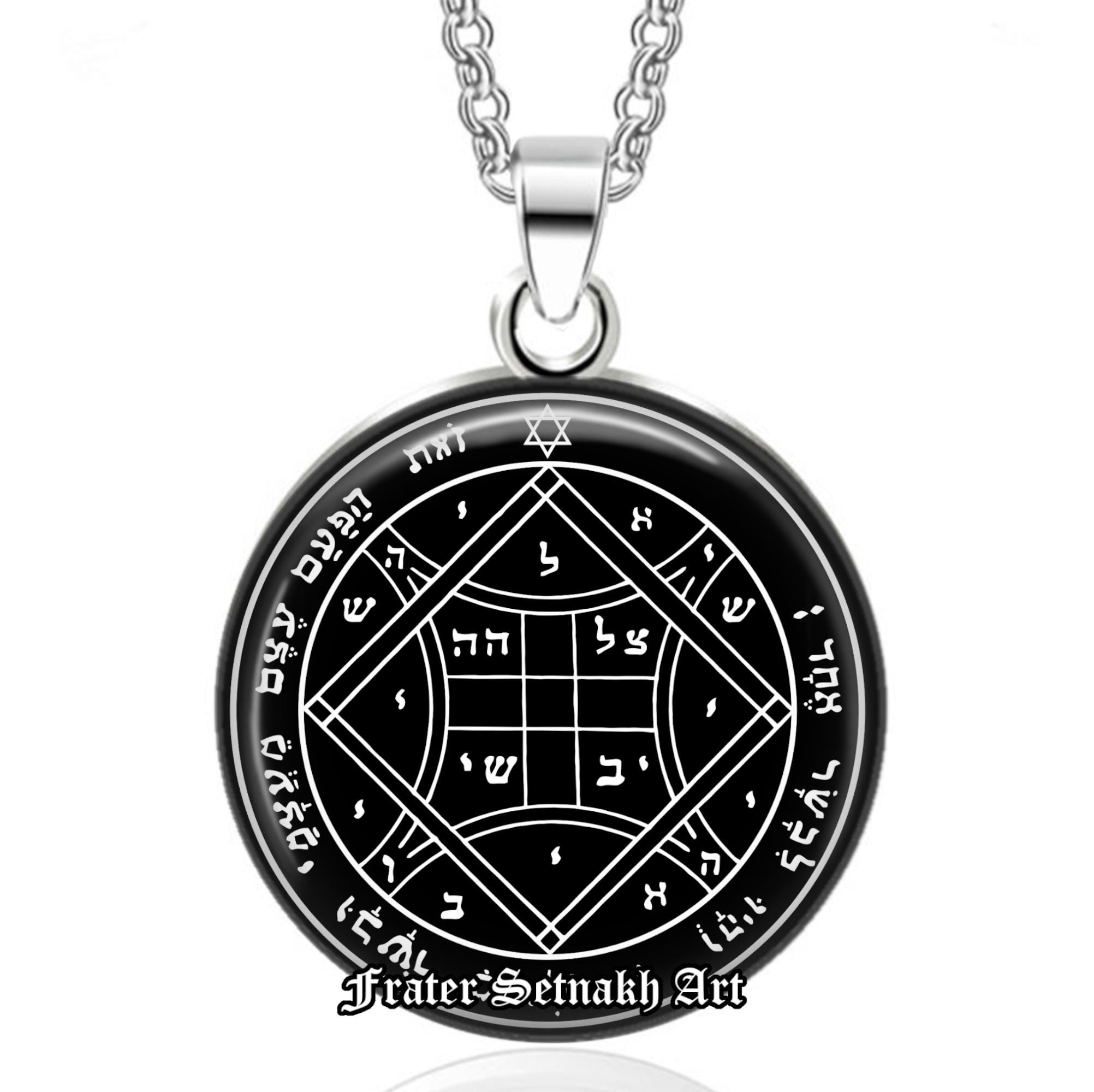 Collier Avec Pendentif Pentacle Grand Diamètre 3,5 Cm - Argenté Et Rouge - Neuf Sans Emballage