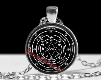 Pentacle of Solomon Glass Cabochon Pendant, Magic Talisman Amulet #CE2