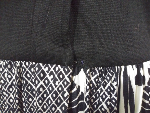 70s Black & White Print Maxi Dress Long Sleeve Bu… - image 8