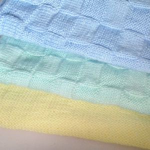 Handmade Knitted Baby Blanket: Personalized Crib Blanket