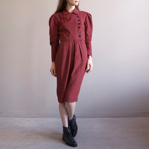 red & black gingham puff shoulders dress / 40s sty