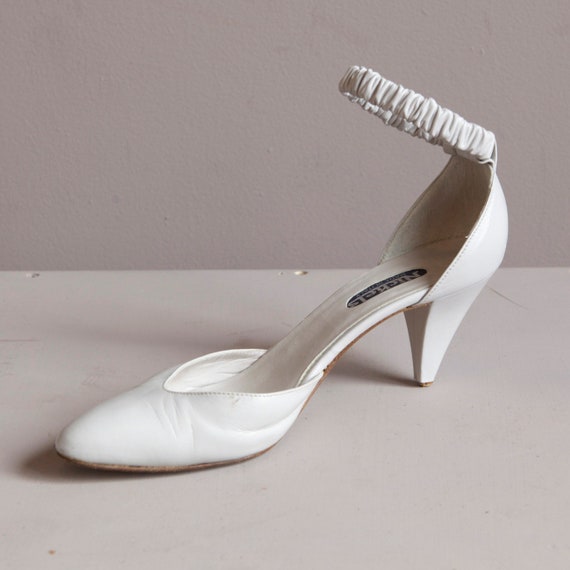 light gray leather 80s pumps shoes - image 2