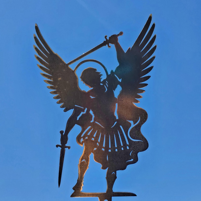 Saint Michael Garden Stake | Archangel Metal Garden Art | Catholic Garden Decor | Christian Yard Stake | Angel Garden Ornament | Made in USA Bild 4