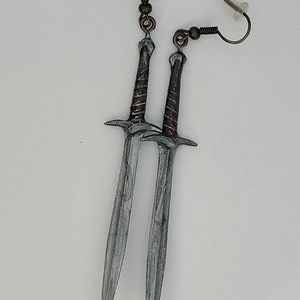 Sting earrings