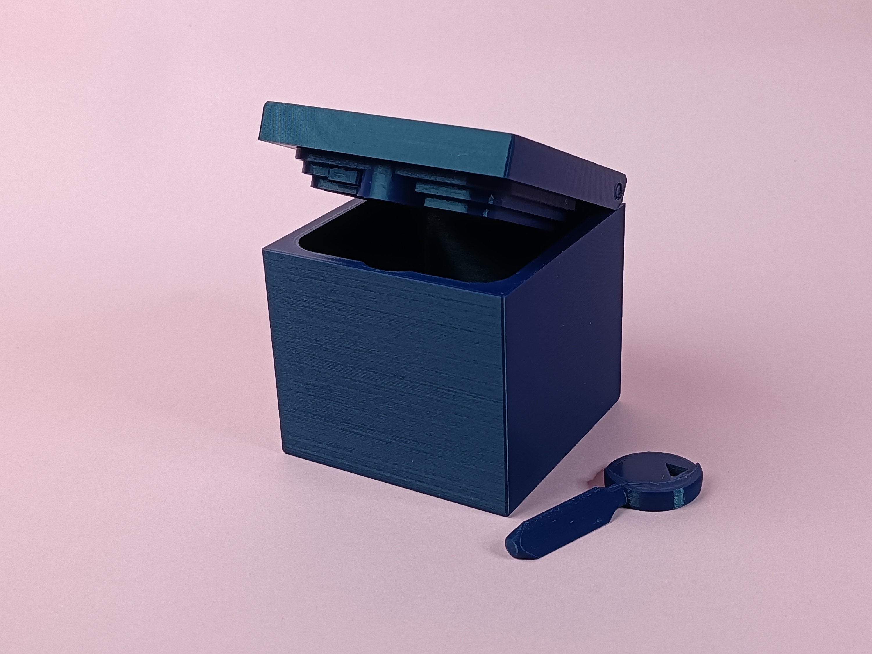 アクセサリー bluebox 3d Printed Mysterious Blue Box Inspired by Mulholland Drive