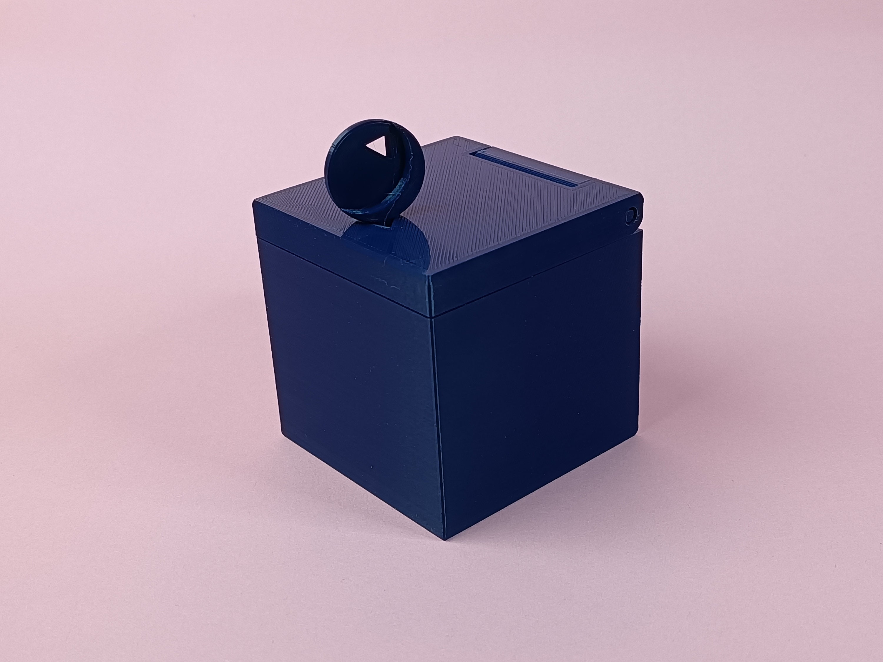 3d Printed Mysterious Blue Box Inspired by Mulholland Drive