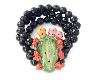 Bracciale con pietre e ceramica di Caltagirone