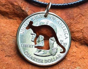 Collar de canguro con moneda tallada a mano, colgante de animal australiano