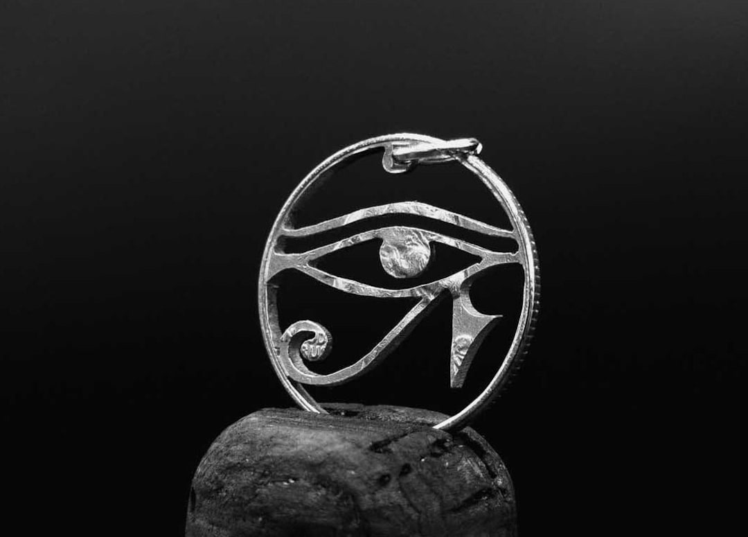 Egyptian Eye of Horus Coin Necklace Eye of Horus Pendant Egypt Coin ...