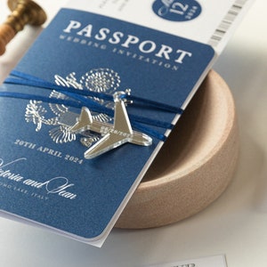 United States Passport Wedding Invitation Luxury Passport with Plane Engraved, Foil Boarding Pass,Wedding Abroad,Destination Wedding,Travel zdjęcie 9