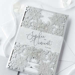 Argento Laser Cut Apribile Inverno Wonderland Invito di Nozze, Fiocco di neve Sparkle Glitter w / Belly Band, Stampato, Invito di lusso personalizzato