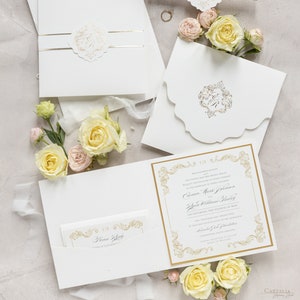 Lujo Regal Gran Cuadrado Marfil Bolsillo Papel de Oro y Crema Gatefold Set Boda con Invitación de Florete Monograma Banda del Vientre + RSVP + Sobres
