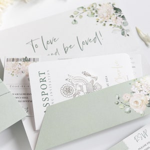 Luxus Salbeigrün Hochzeit Passport Brieftasche | Elegante Passport einladen mit Spiegel Flugzeug Tag & Bordkarte | Bestimmungsort Hochzeits-Reihe