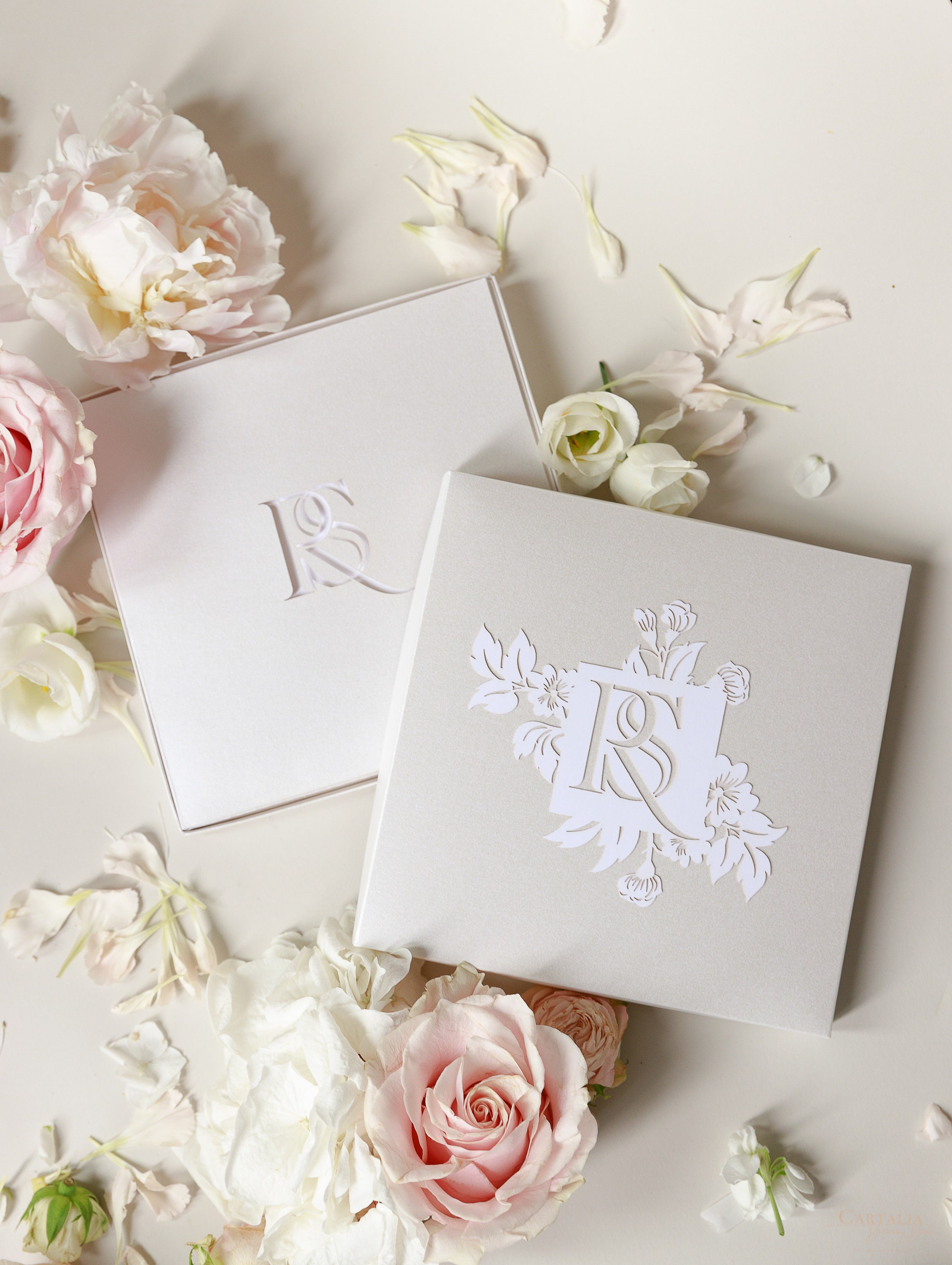 Couture Box : 3D Luxuriously Intricate Tier Laser Cutting Wedding