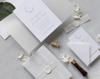 Klassieke Wax Seal Trouwuitnodiging in wit met Perkament Wrap Bruiloft Uitnodiging Pocket Suite, Map met Monogram Vellum Band + RSVP + Envelop