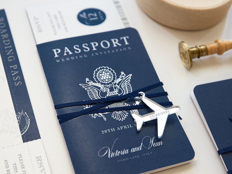 United States Passport Wedding Invitation Luxury Passport with Plane Engraved, Foil Boarding Pass,Wedding Abroad,Destination Wedding,Travel zdjęcie 1