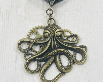 Bronze Steampunk Octopus and Cog / Gear Necklace - Gothic, Steampunk, gift for her, kraken, tentacle, ocean, pirates - cosplay