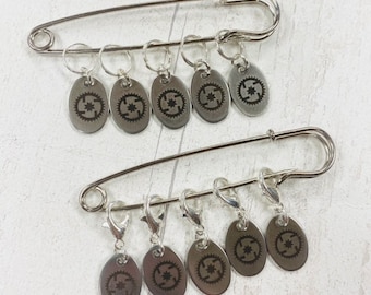 Marqueurs Steampunk pour point de croix : Gardiens du progrès au crochet