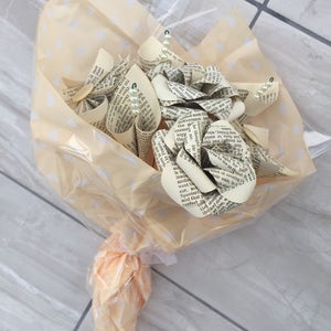 Boekpagina bloemenboeket, papieren bloemen, bruidsboeket, bruidsmeisjesjurken, eeuwige bloemen, eerste verjaardag, cadeau leraar
