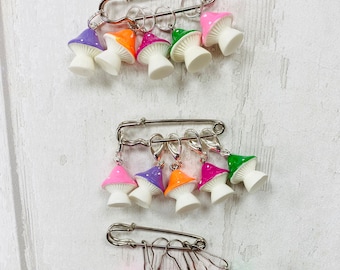 Marcadores de puntos multicolores con forma de seta: Materiales para tejer a crochet