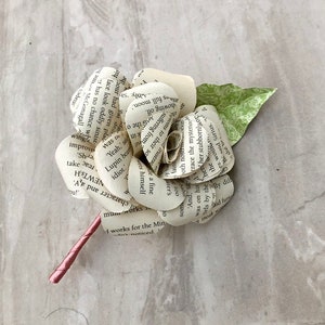 Paper Rose Buttonhole, Paper Lily Buttonhole, boutonniere, Groom&#39;s buttonholes, men&#39;s buttonholes, wedding flowers, paper flower buttonholes