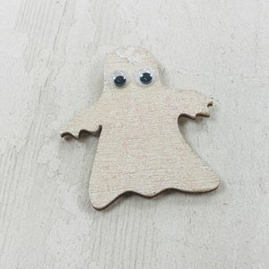 Googly Ghost fridge magnet, wooden magnet, Halloween magnet, kitchen decor, Halloween decor, Halloween gift