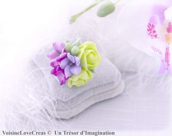 Ring romantic spring bouquet