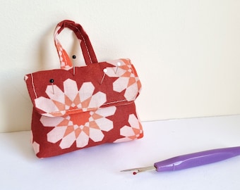 Handbag Pincushion PDF Sewing Pattern, Step by step instructions to create your own pin cushion