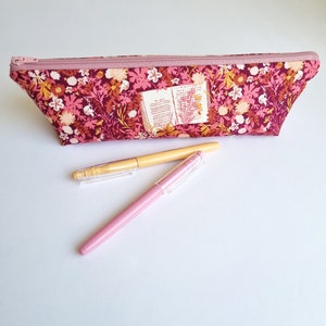 Pouch PDF Sewing Pattern, cosmetic pouch, pencil pouch, beginner friendly, boxy, zipper bag, back to school, DIY Sewing tutorial
