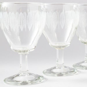 VINTAGE Set aus 4 kleinen Stielgläsern, Sherry oder Portglas, Mid Century Likörgläser, kleiner Weinkelch, 2 Sets verfügbar. Siehe Beschreibung