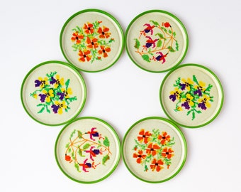 Six vintage metal cross stitch coasters, mid-century metal coaster, flower embroidery coasters, pansy fuchsia. Read DESCRIPTION for details.