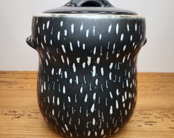 Fermentation Crock with water lock, lid, and weights