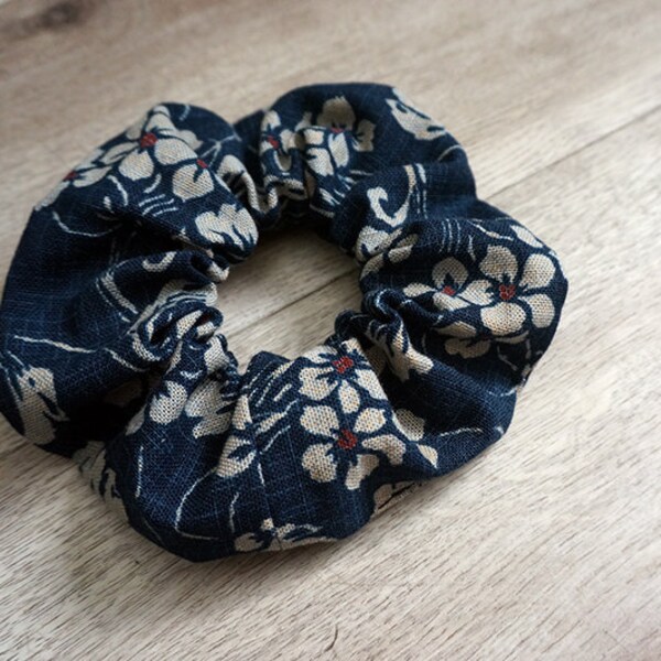 Scrunchie - katazome-inspired floral fabric