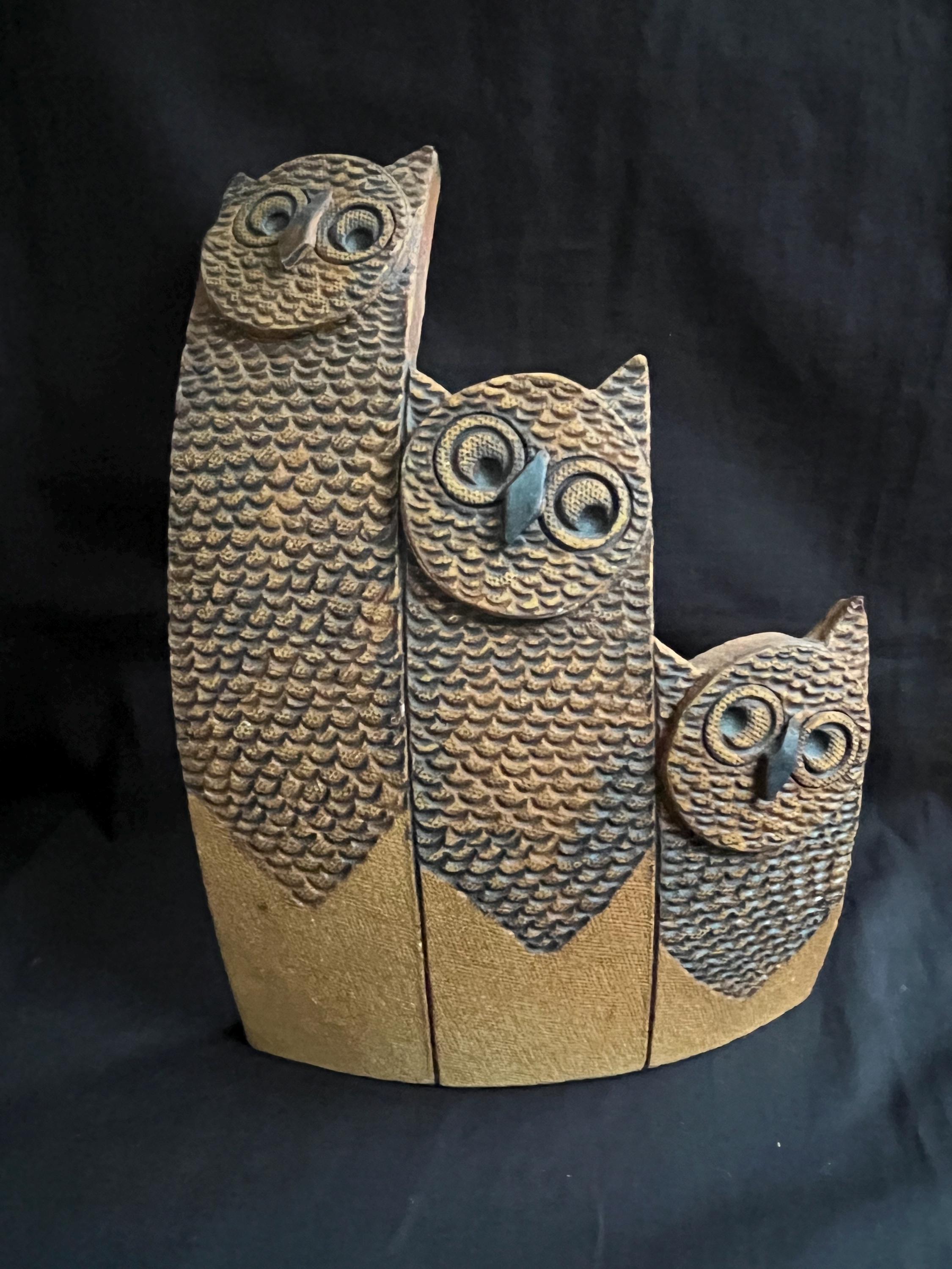 design eartenware group of owls. One of a kind