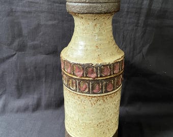 Jarrón italiano vintage. Diseño. Parcialmente esmaltado. 25 cm.