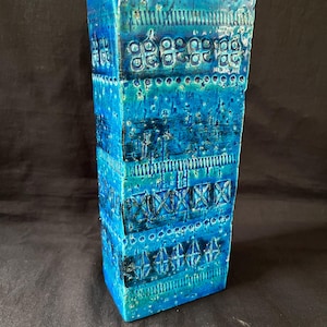 Aldo Londi Bitossi rimini blue vase Italy 8.3 Inches