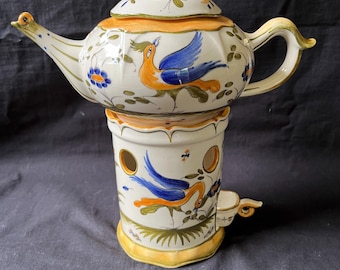 antike Vintage handgemachte französische Steingut-Teekanne von Varages. Boden gemarkt
