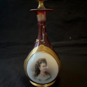 Antique bohemian portrait scent bottle unsigned ca 1890. Possibly moser