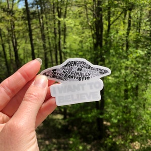 Handbeschrifteter Akte X Aufkleber, Fox Mulder Aufkleber, Fantastischer Plausibilitätsaufkleber, UFO-Aufkleber, Motivationsaufkleber, Handbeschrifteter Aufkleber