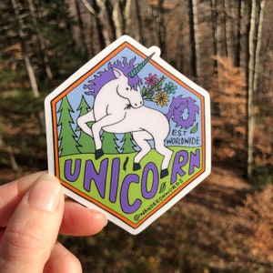 Adesivo unicorno scritto a mano, adesivo arte unicorno, adesivo creatura mitologica, adesivo disegnato a mano, arte criptica, illustrazione unicorno