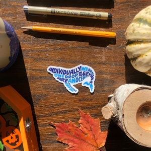 Handgeschreven walvis sticker, walvis kunst, walvis ontwerp, inspirerende sticker, walvis minnaar cadeau, oceaan citaat kunst, handgeschreven sticker