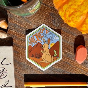 Adesivo de Jackalope com letras à mão, adesivo de Wyoming, adesivo de criatura mitológica, adesivo desenhado à mão, arte de Jackalope, arte criptográfica