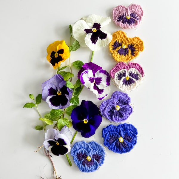 Pansy Brooch Pin. Handmade Fiber Art Accessories. Mother Grandma, Aunt Valentine Gift. Wire Embroidery Purple Flower Boutonnière Patch