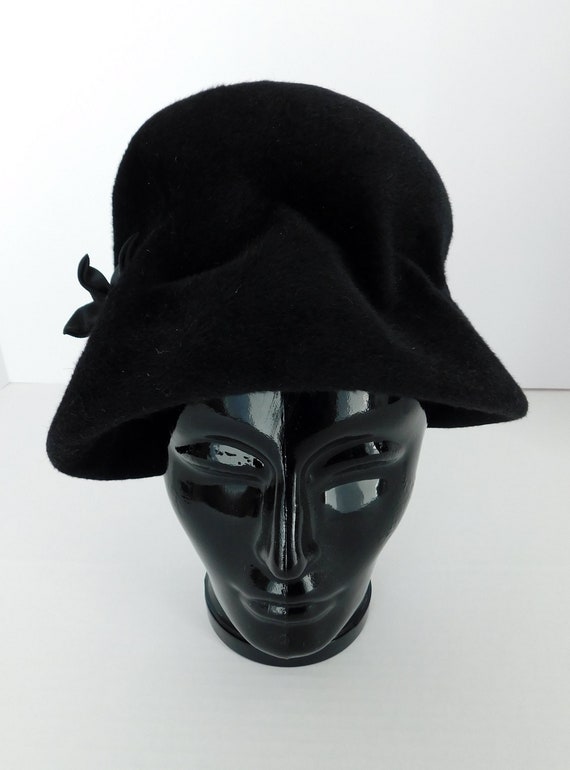 ✨Vintage 1950s/1960s Flamand Italian Velour Cocktail Hat ✨ Similar Items to Vintage 1950s Black Coque Feather Cocktail  main image 3