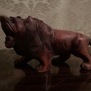 Exquisite Wood Carved Lion Figural Statue 8” Excellent Detailing
