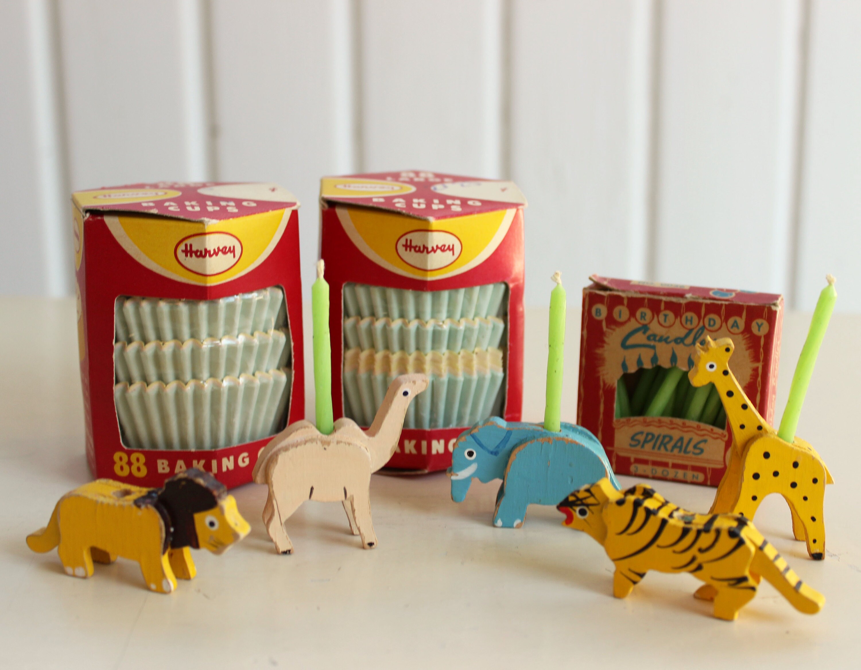 Vintage Animal BIRTHDAY CANDLE HOLDERS, Candles and Paper Baking Cups, Retro Party Decorations