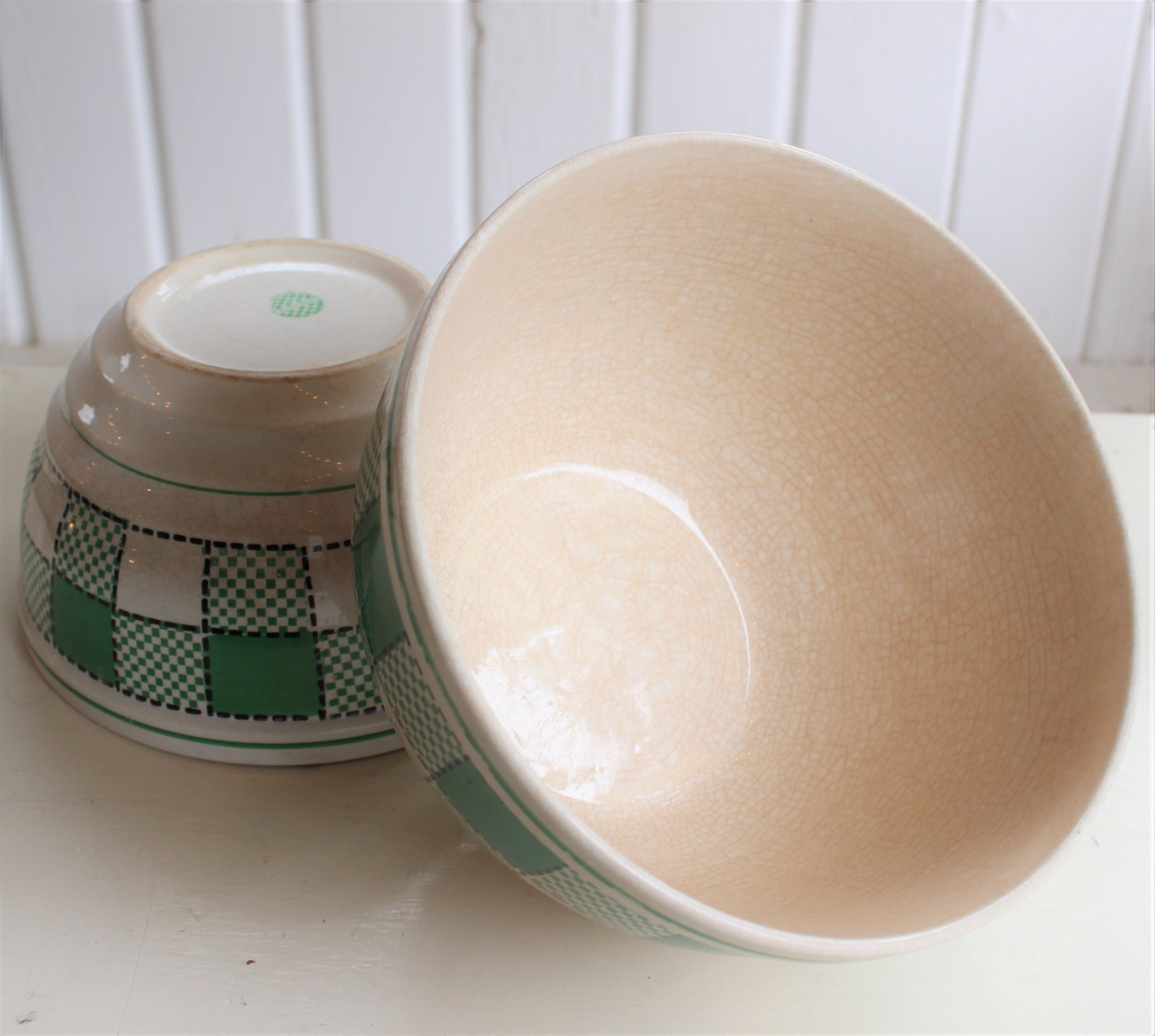 Rare Vintage GREEN CHECKERBOARD Nesting Bowls, Rustic Farmhouse Country